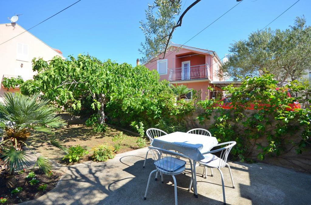 Apartments Secret Garden Водице Екстериор снимка