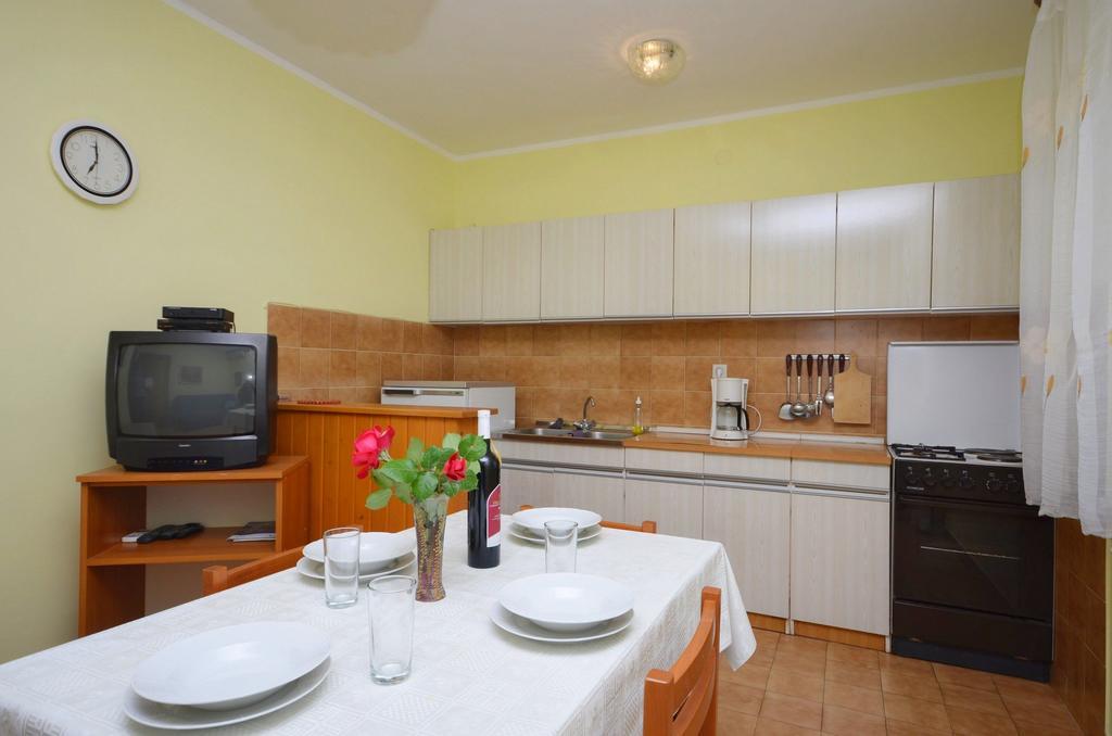 Apartments Secret Garden Водице Екстериор снимка