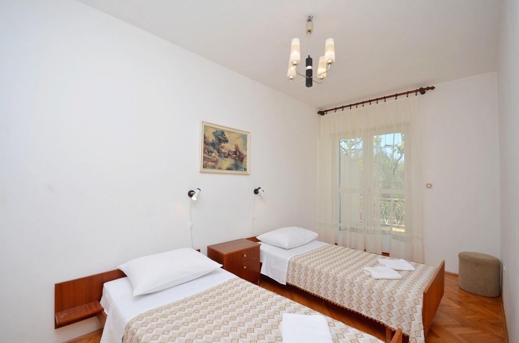 Apartments Secret Garden Водице Екстериор снимка