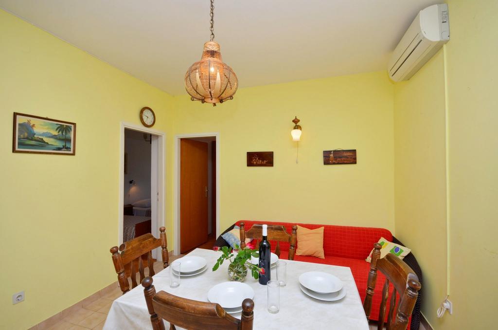 Apartments Secret Garden Водице Екстериор снимка