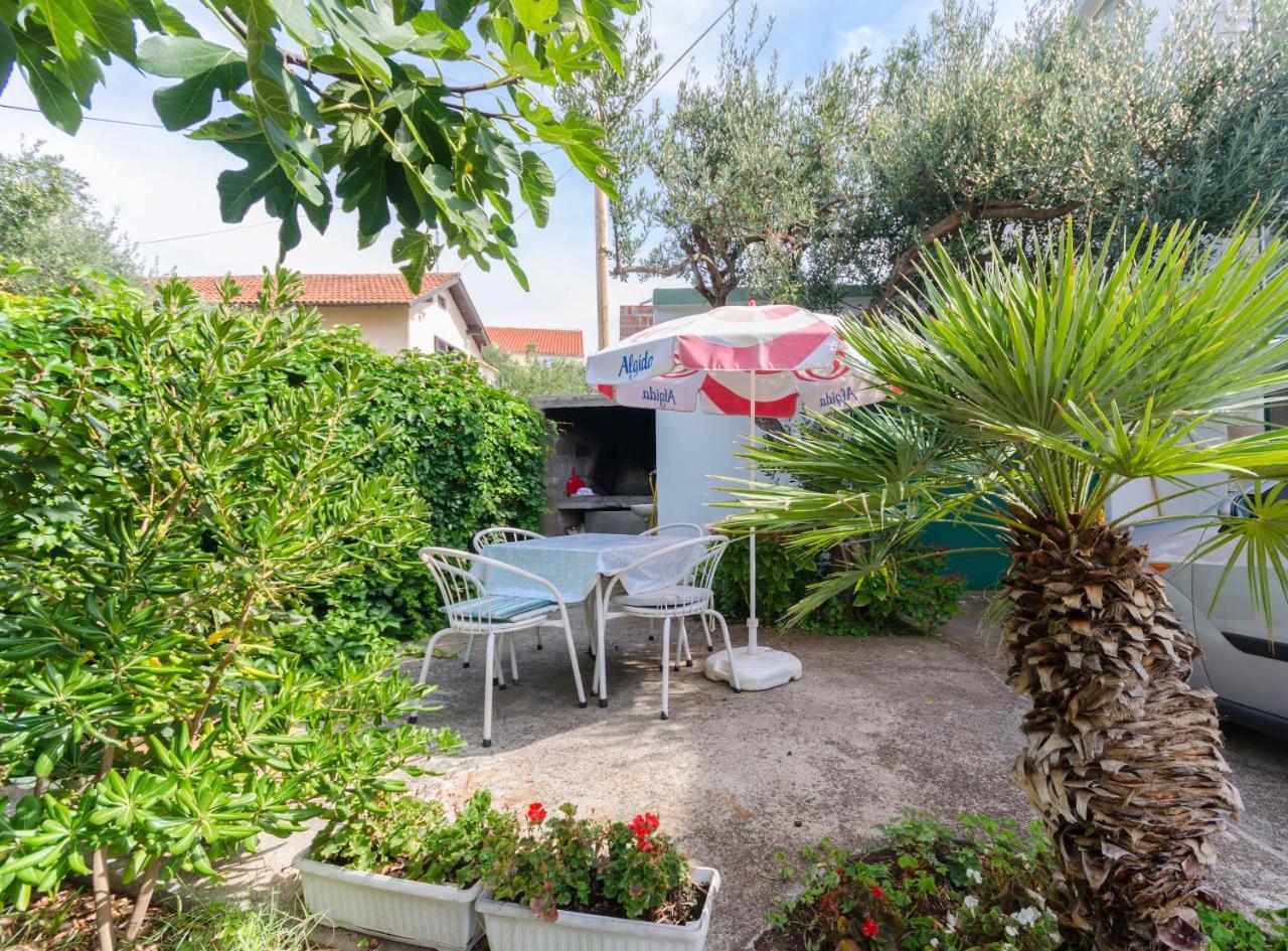 Apartments Secret Garden Водице Екстериор снимка