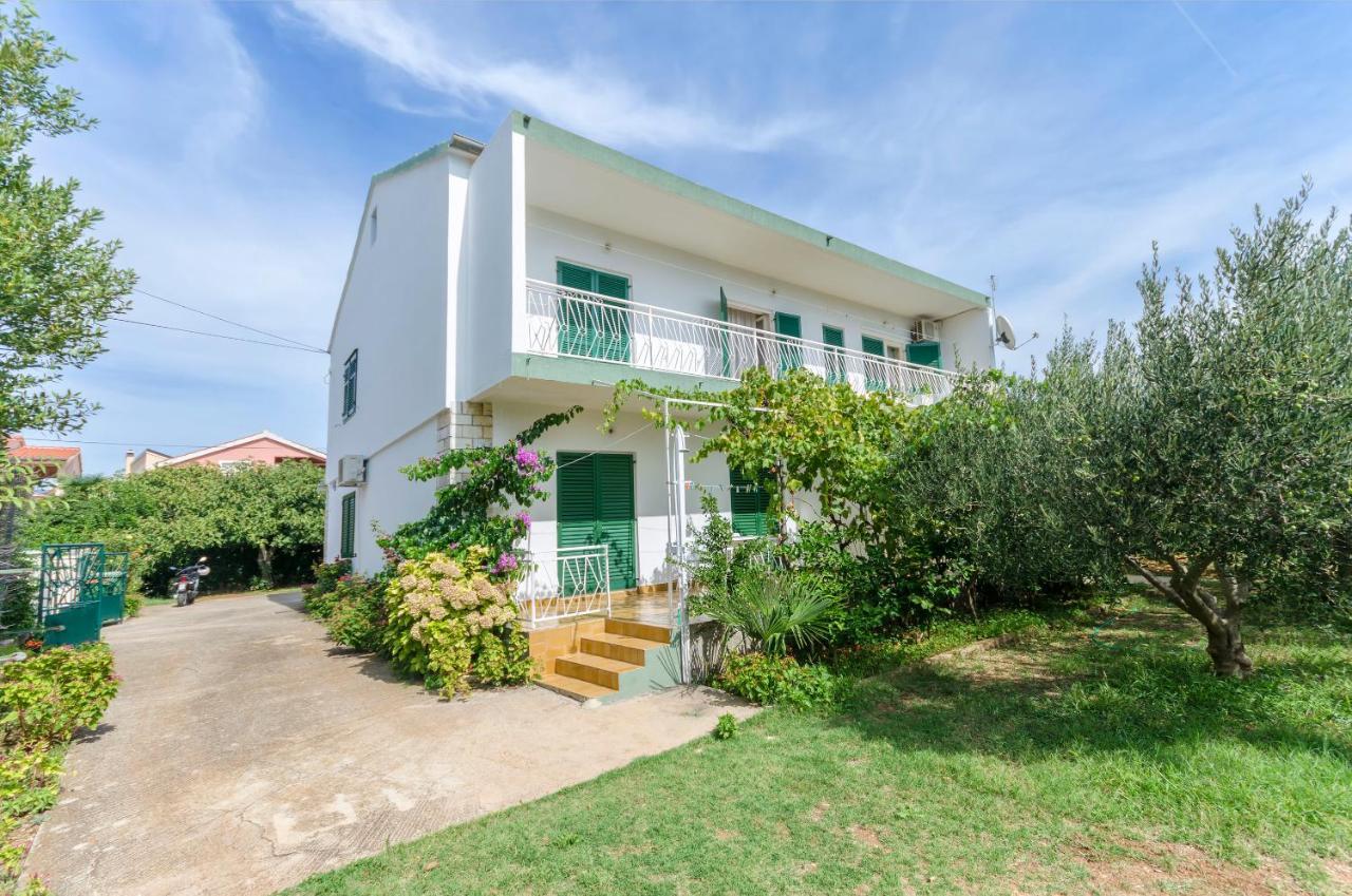 Apartments Secret Garden Водице Екстериор снимка