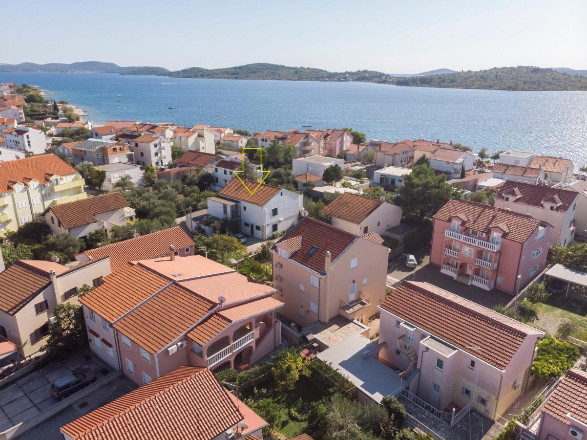 Apartments Secret Garden Водице Екстериор снимка